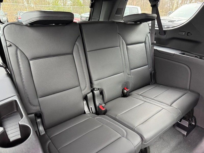 GMC Yukon XL Vehicle Image 06