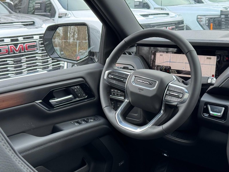 GMC Yukon XL Vehicle Image 08