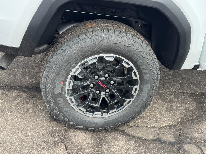 GMC Canyon Vehicle Image 04