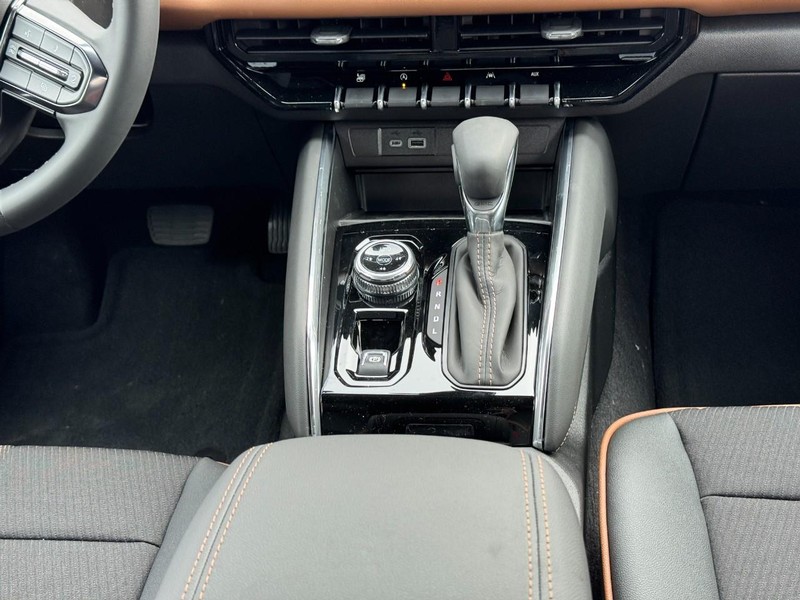 GMC Canyon Vehicle Image 09