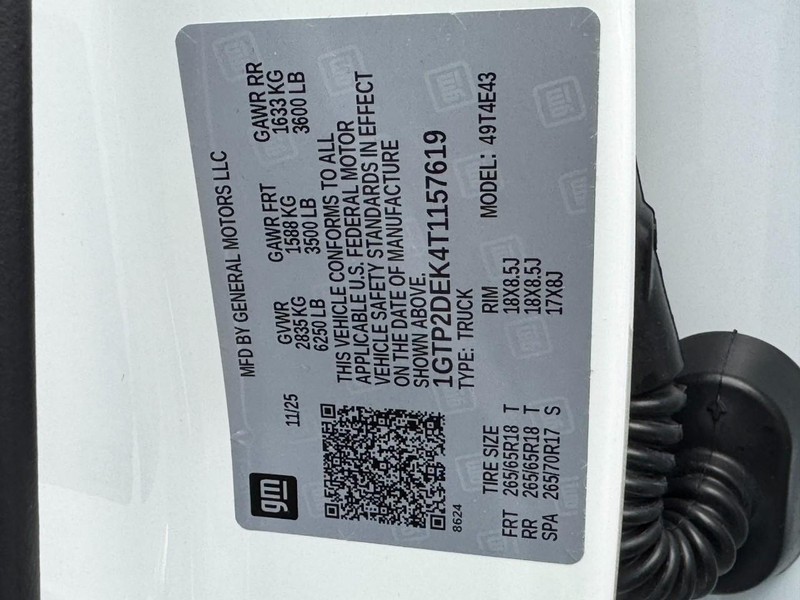 GMC Canyon Vehicle Image 16