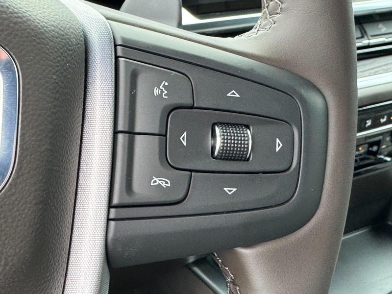 GMC Sierra 1500 Vehicle Image 12