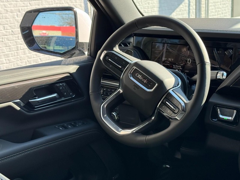 GMC Yukon Vehicle Image 07