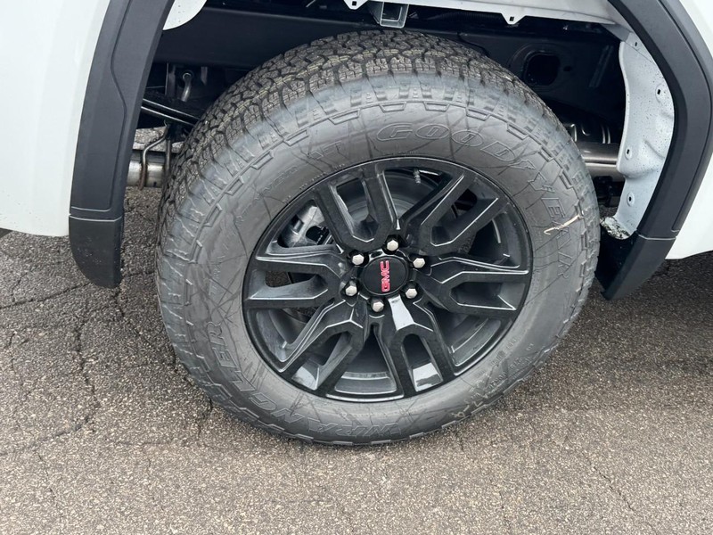 GMC Sierra 1500 Vehicle Image 04