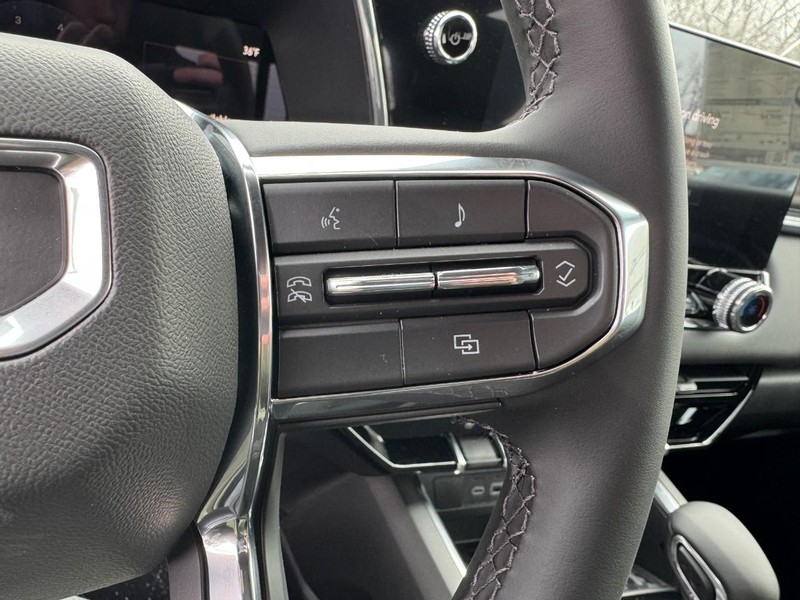 GMC Canyon Vehicle Image 10