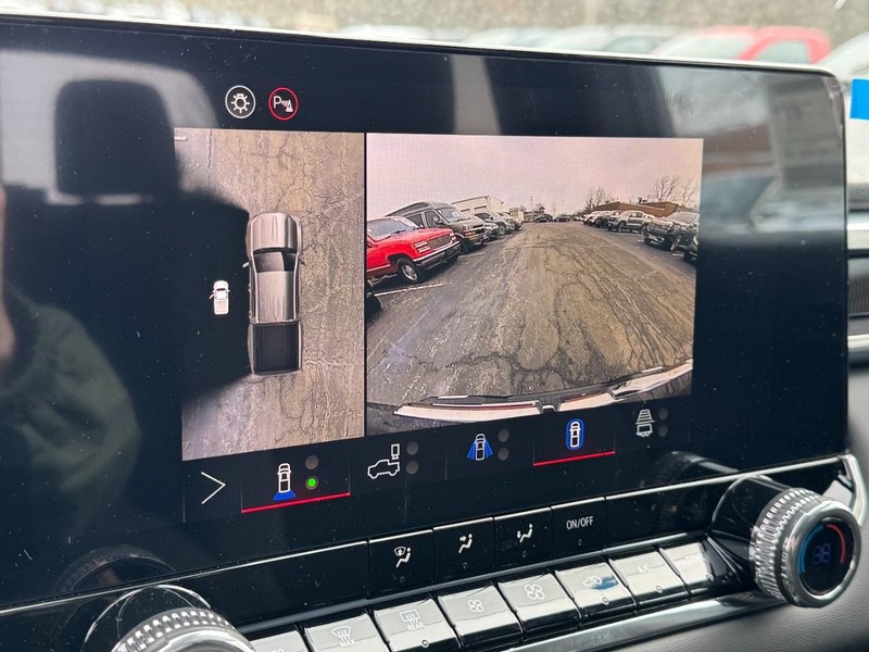 GMC Canyon Vehicle Image 12