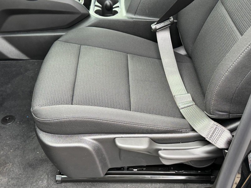 GMC Canyon Vehicle Image 13