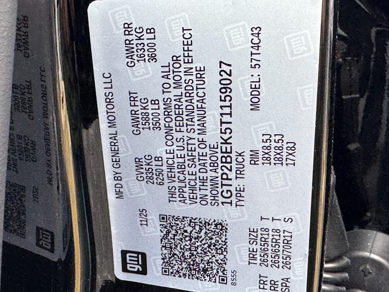 GMC Canyon Vehicle Image 14