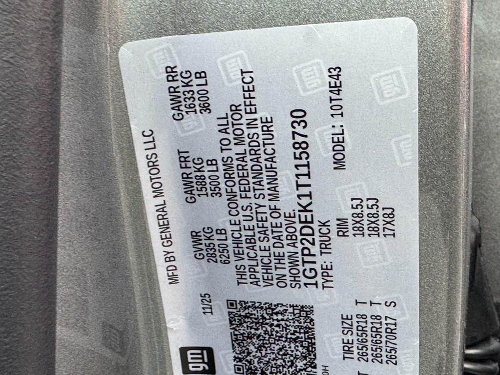 GMC Canyon Vehicle Image 16