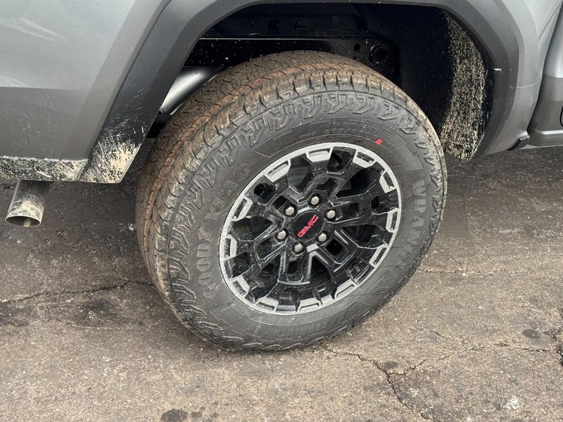 GMC Canyon Vehicle Image 04