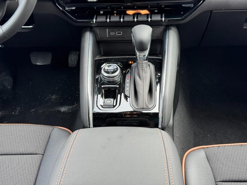 GMC Canyon Vehicle Image 09