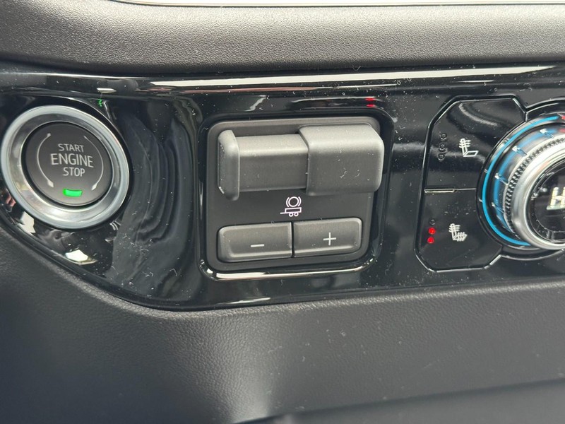 GMC Sierra 1500 Vehicle Image 12