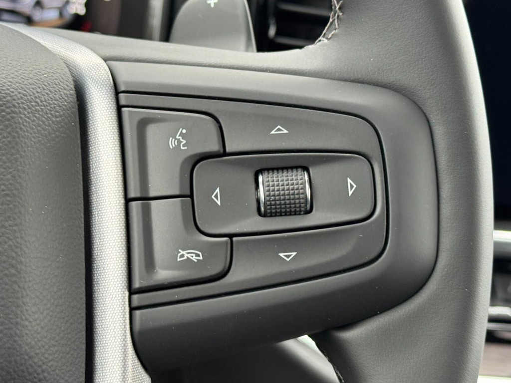 GMC Sierra 1500 Vehicle Image 12