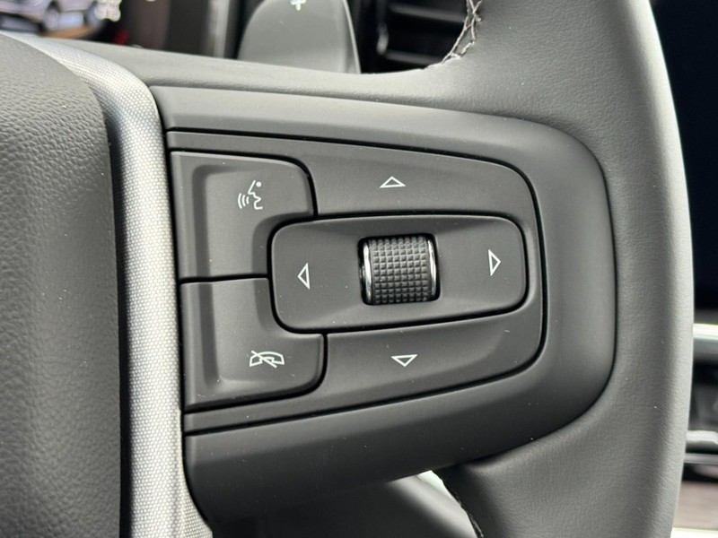 GMC Sierra 1500 Vehicle Image 12