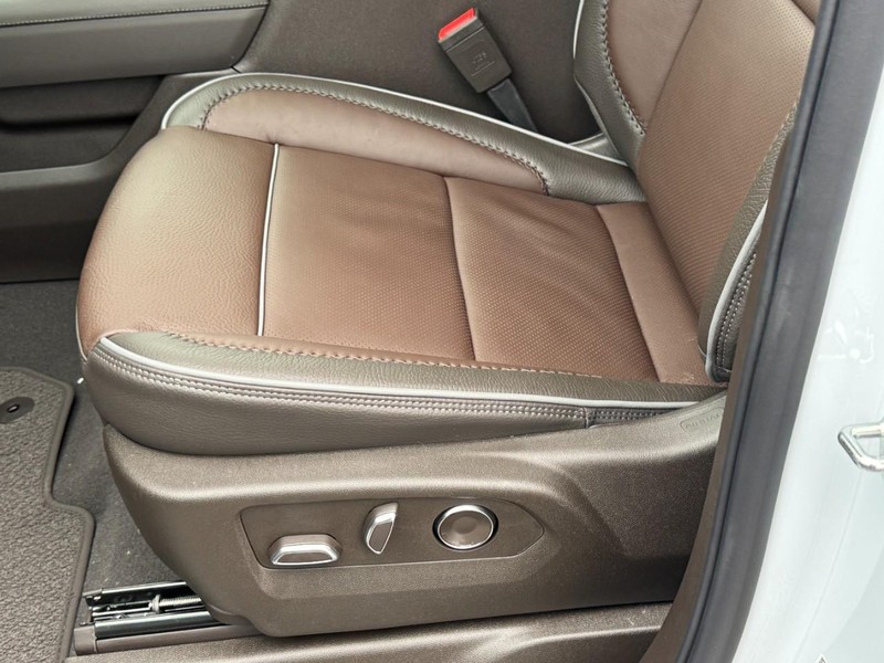 GMC Sierra 1500 Vehicle Image 16