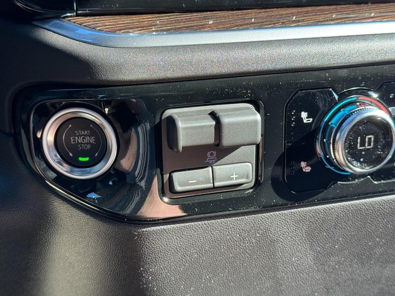 GMC Sierra 1500 Vehicle Image 12