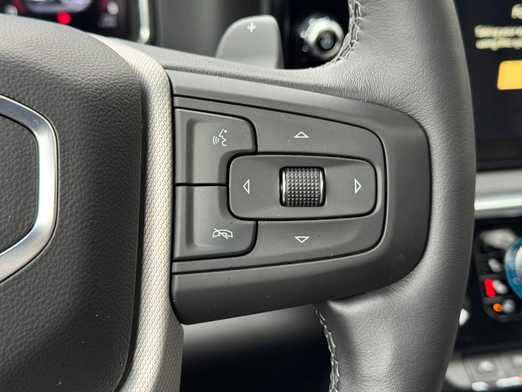 GMC Sierra 1500 Vehicle Image 12