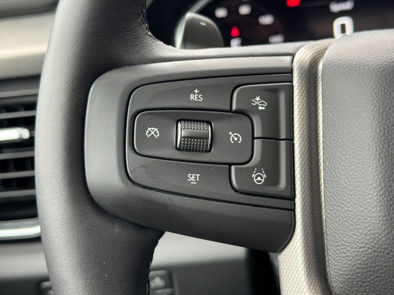 GMC Sierra 1500 Vehicle Image 11