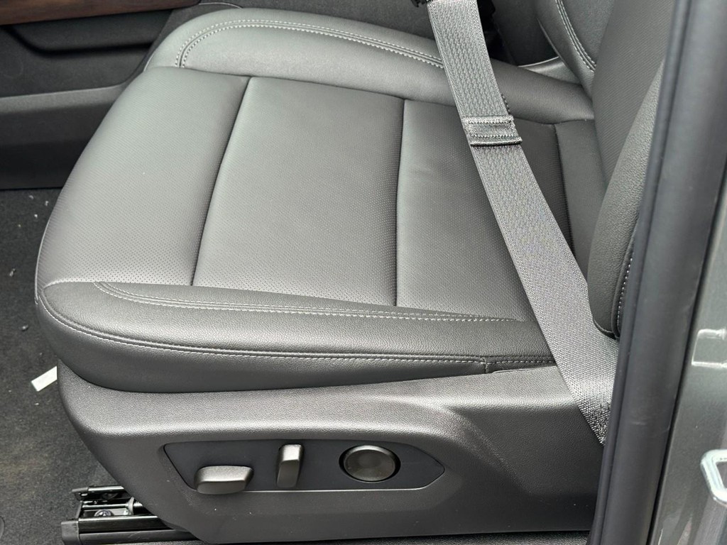 GMC Sierra 1500 Vehicle Image 16