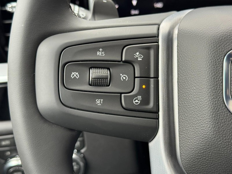 GMC Sierra 1500 Vehicle Image 11