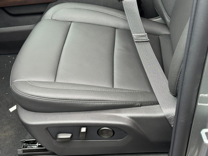 GMC Sierra 1500 Vehicle Image 16