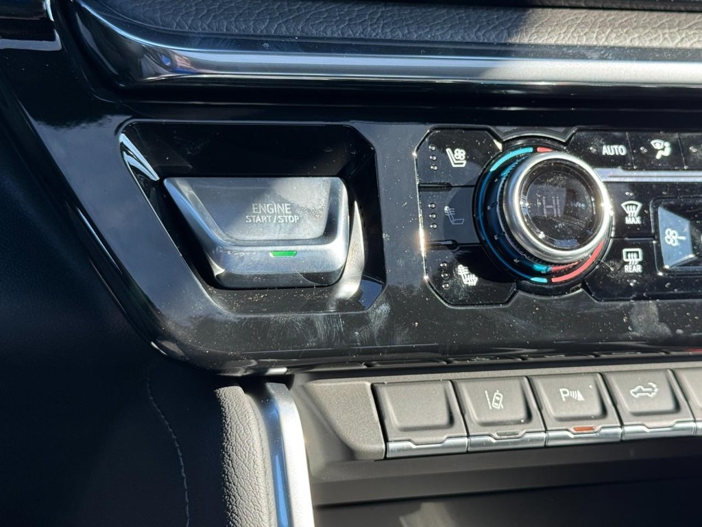 GMC Sierra 2500HD Vehicle Image 12