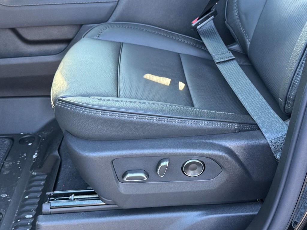 GMC Sierra 2500HD Vehicle Image 14