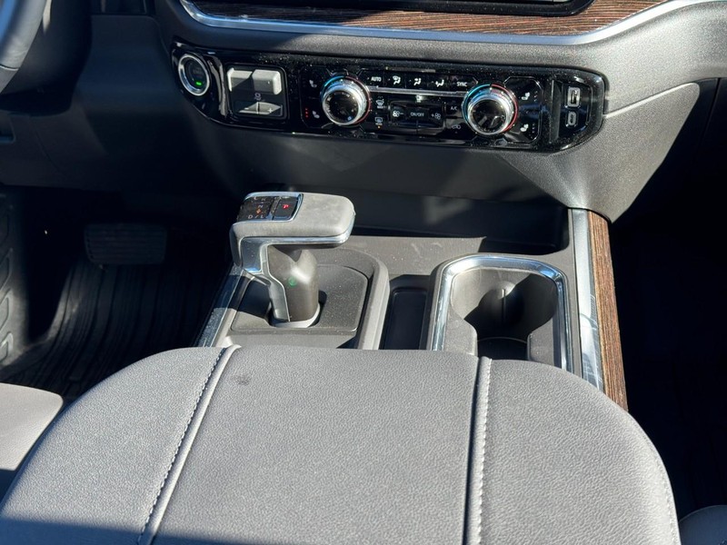 GMC Sierra 1500 Vehicle Image 09