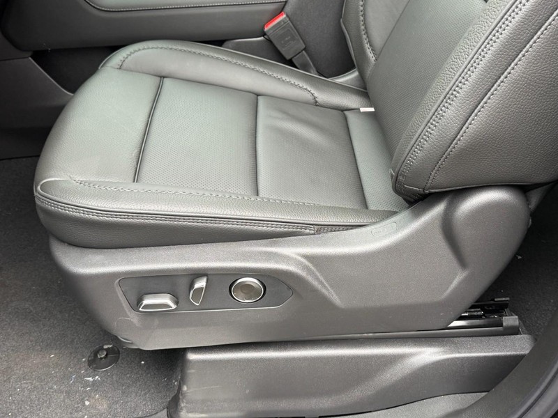 GMC Sierra 1500 Vehicle Image 16