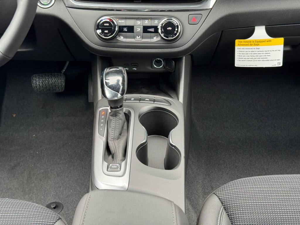 Buick Envista Vehicle Image 09