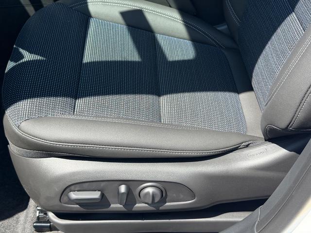 Buick Envista Vehicle Image 15