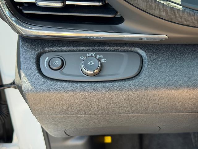 Buick Envista Vehicle Image 16