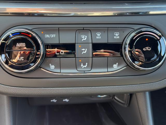 Buick Envista Vehicle Image 20