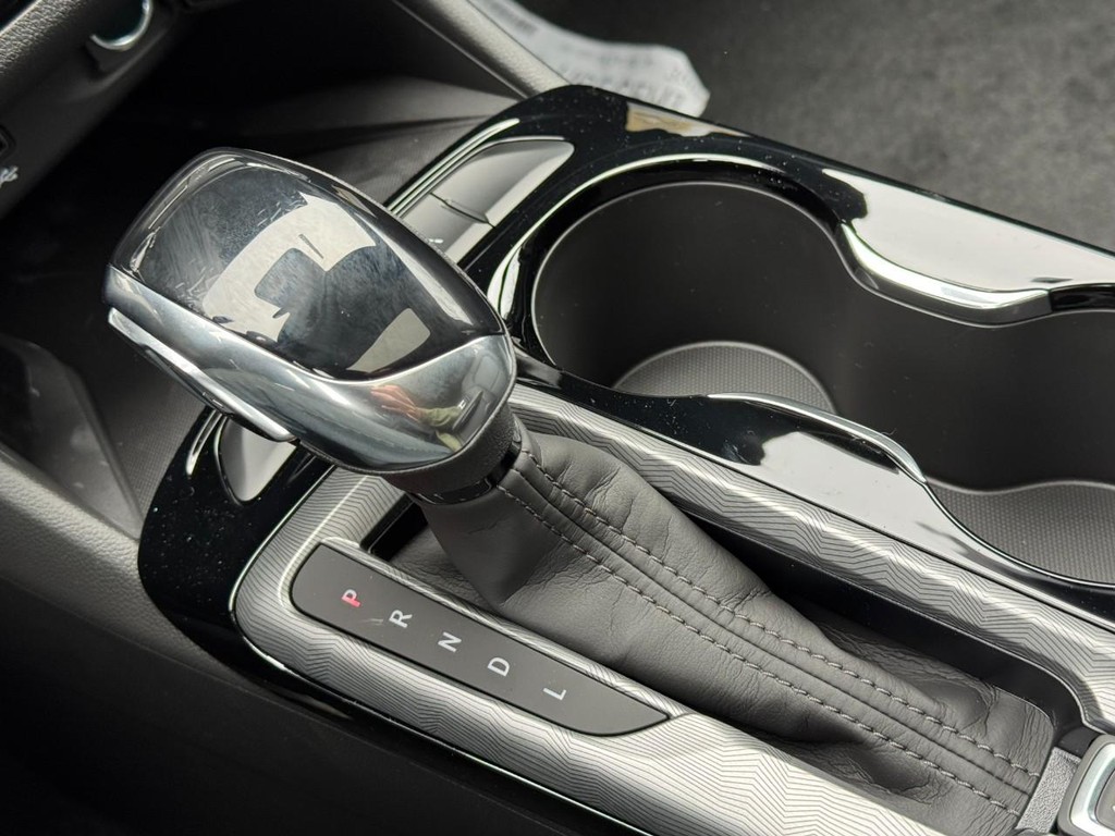 Buick Envista Vehicle Image 12