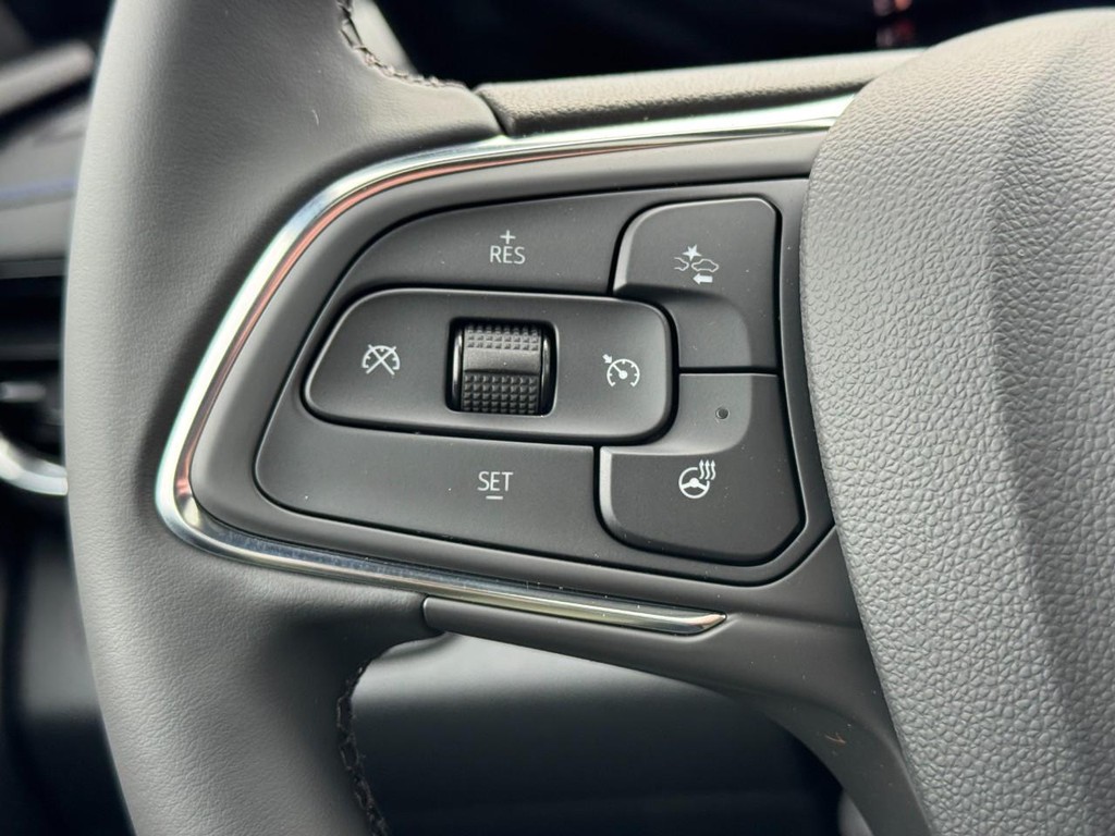 Buick Envista Vehicle Image 10