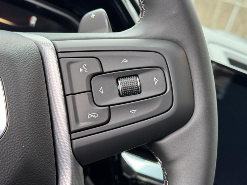 GMC Sierra 1500 Vehicle Image 11