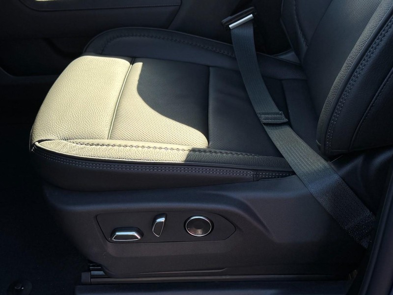 GMC Sierra 1500 Vehicle Image 16