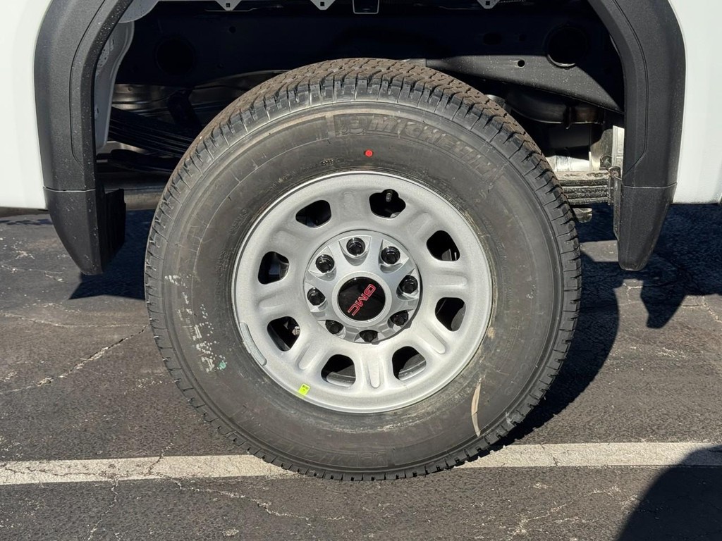 GMC Sierra 2500HD Vehicle Image 04