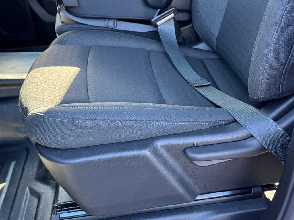 GMC Sierra 2500HD Vehicle Image 13