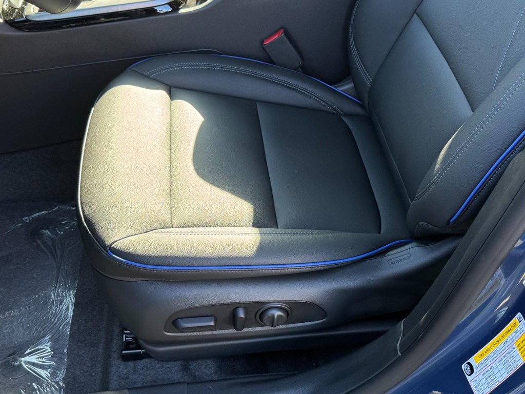 Buick Envista Vehicle Image 14