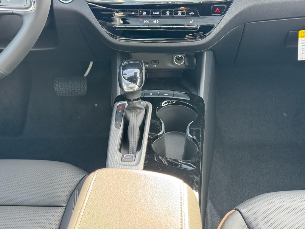 Buick Envista Vehicle Image 09