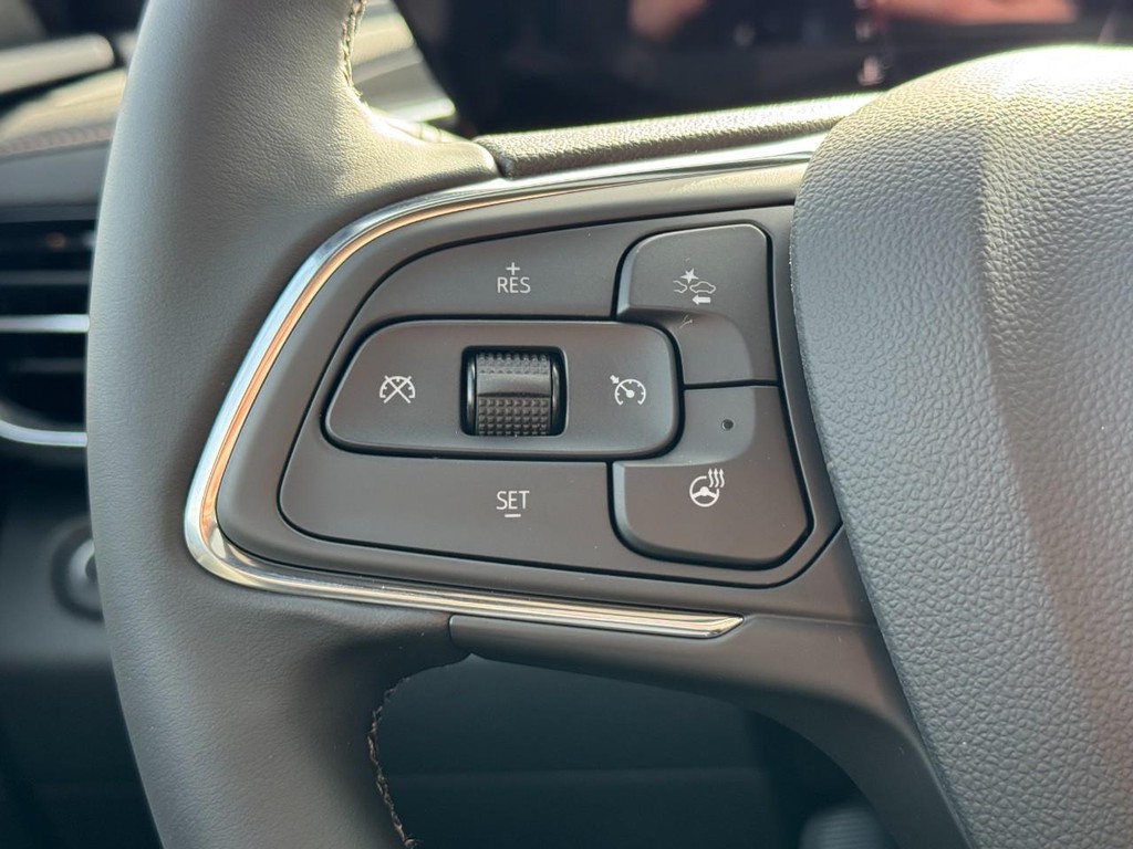 Buick Envista Vehicle Image 10