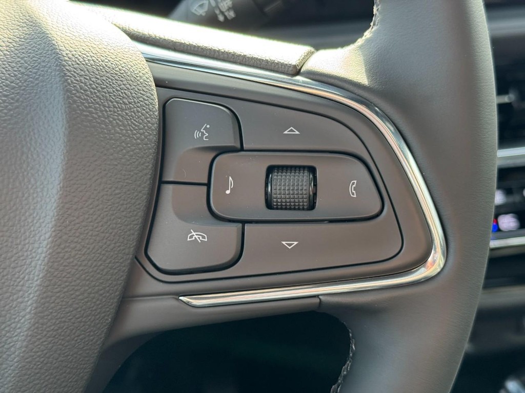 Buick Envista Vehicle Image 11