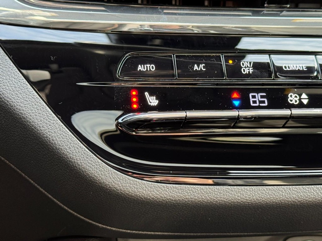 Buick Envista Vehicle Image 12