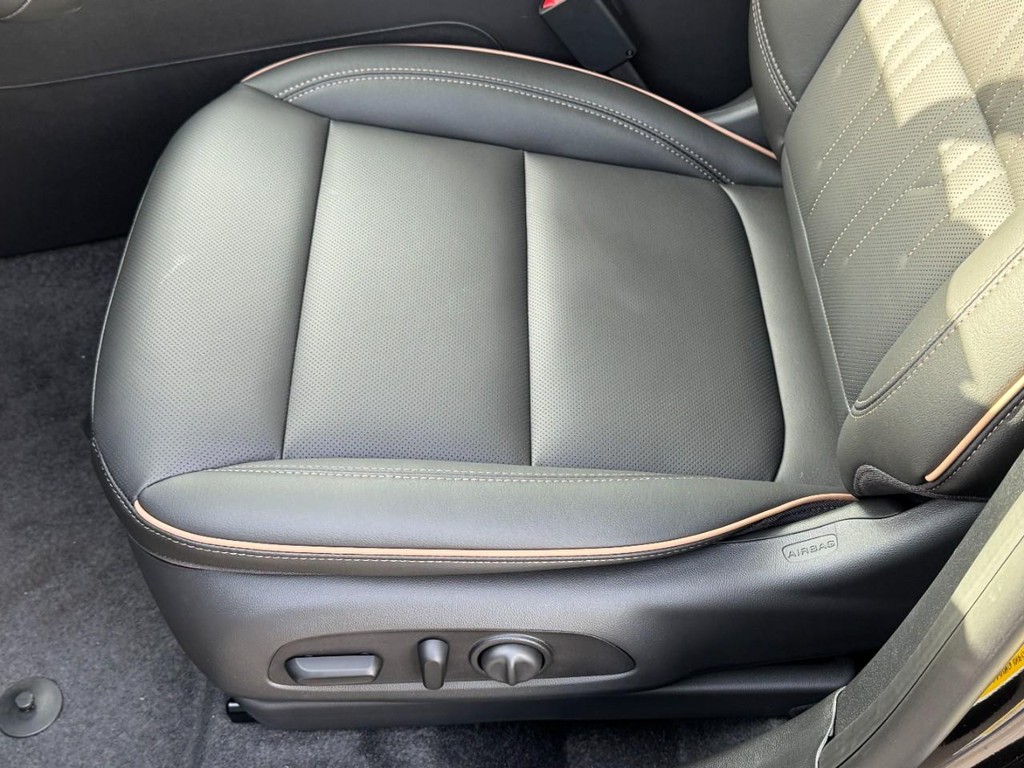 Buick Envista Vehicle Image 14