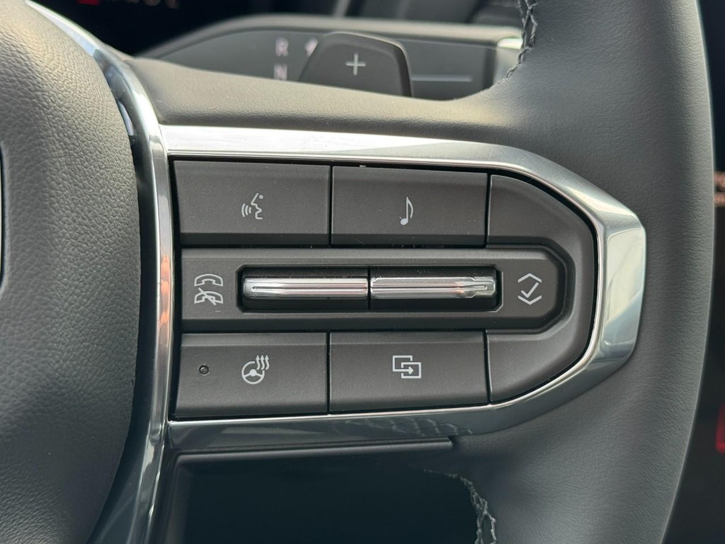 GMC Terrain Vehicle Image 12