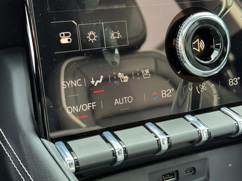 GMC Terrain Vehicle Image 13