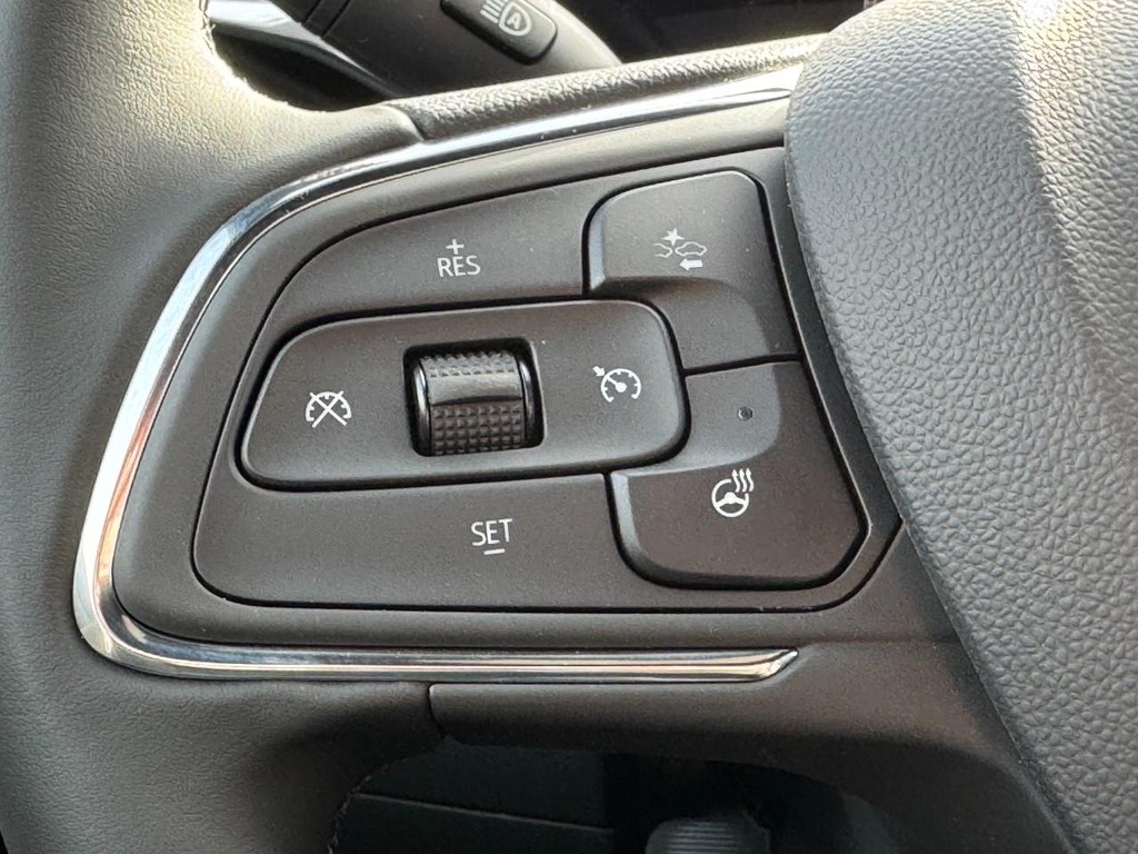 Buick Envista Vehicle Image 10