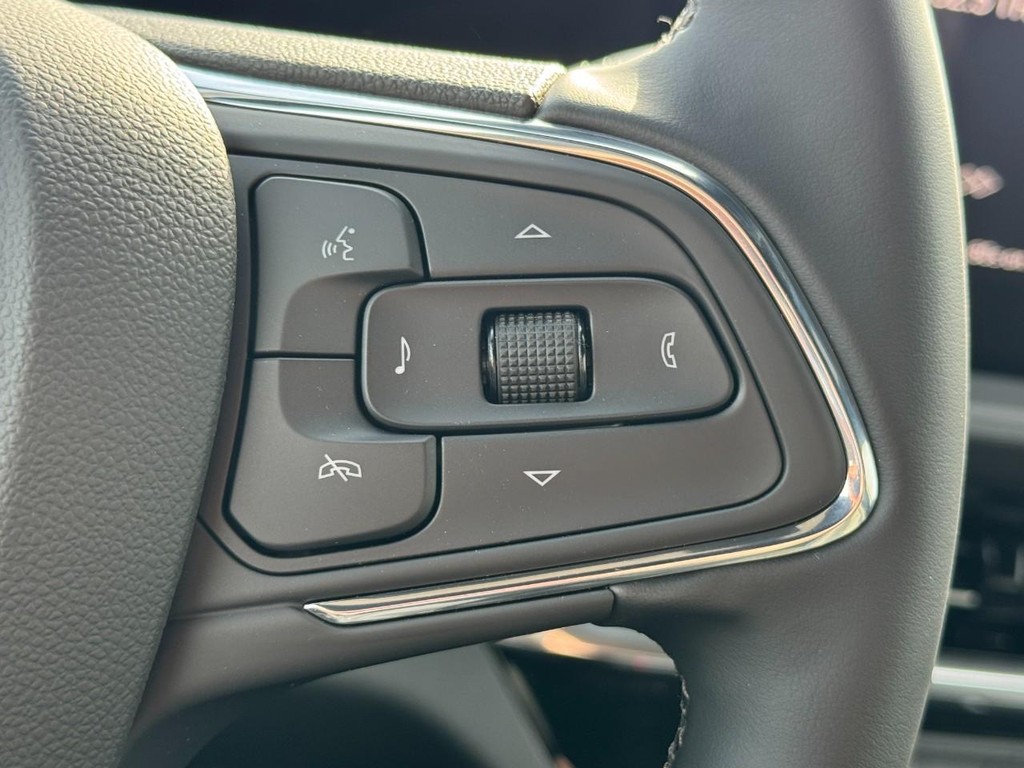 Buick Envista Vehicle Image 11