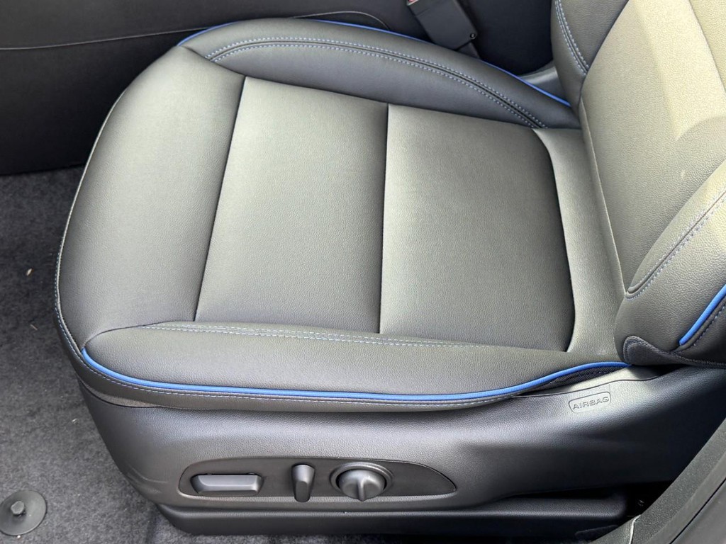 Buick Envista Vehicle Image 14